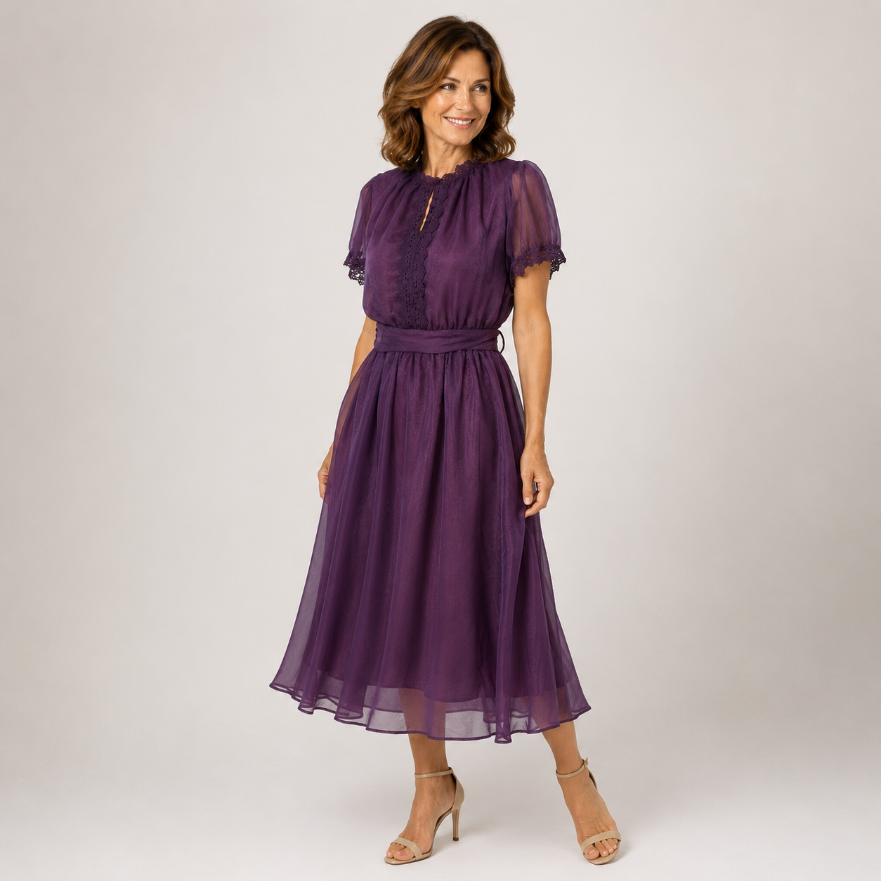 Flavia | Vestido Maxi com Decote em Gota e Borda em Renda Chiffon